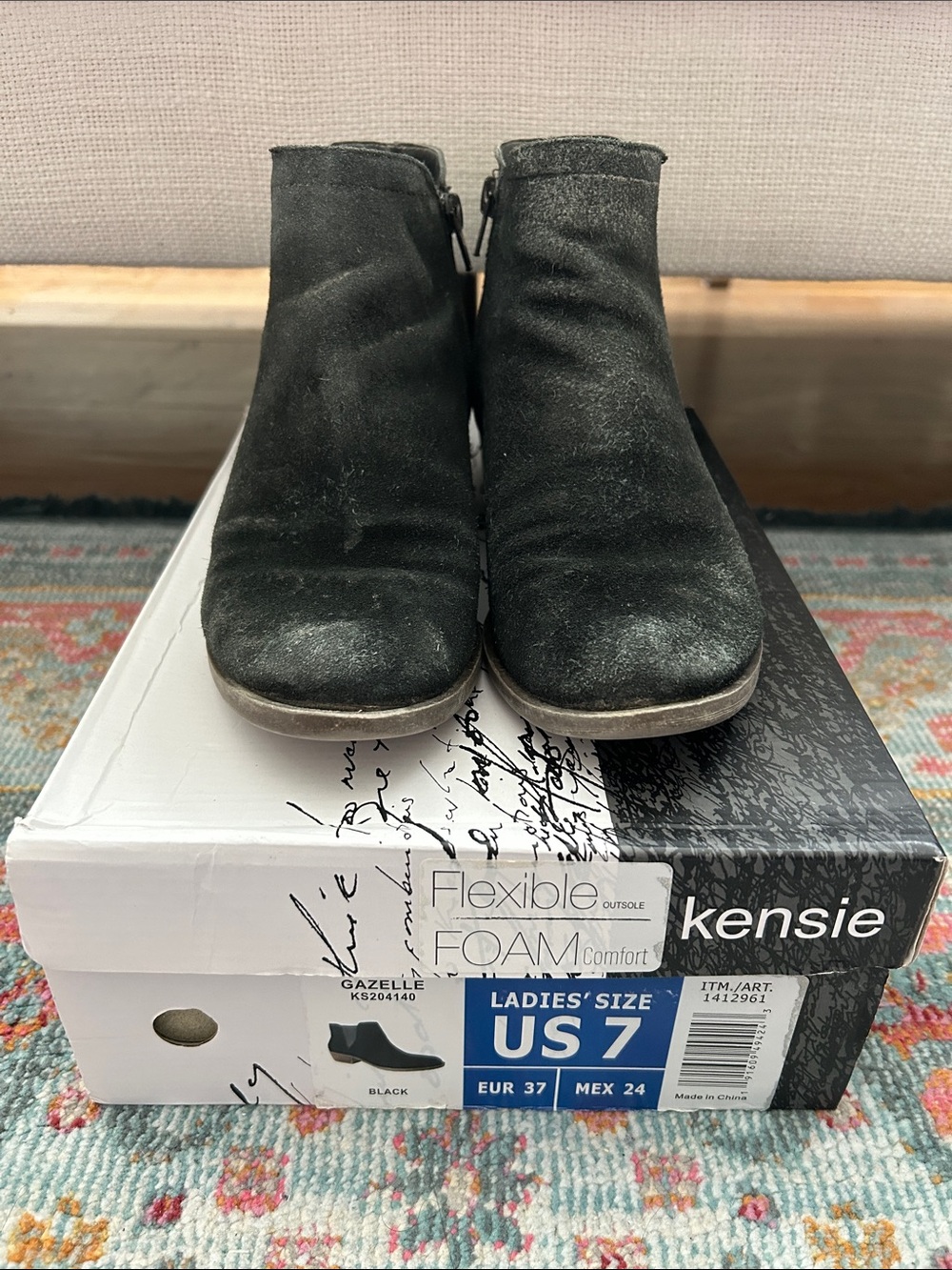 Kensie Black ankle booties. Size 7.